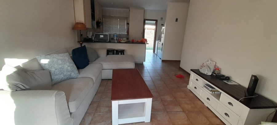 To Let 2 Bedroom Property for Rent in Flamwood North West